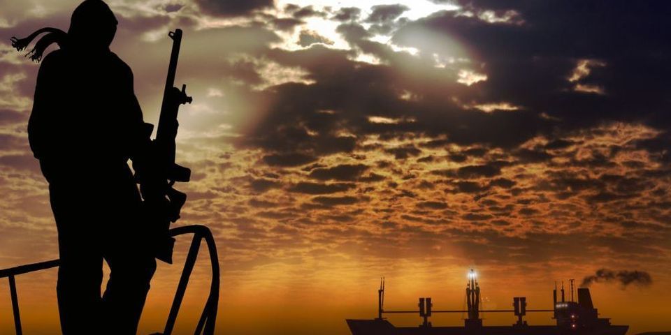 Три судна з десятками моряків утримують озброєні злочинці Три судна з десятками моряків утримують озброєні злочинці