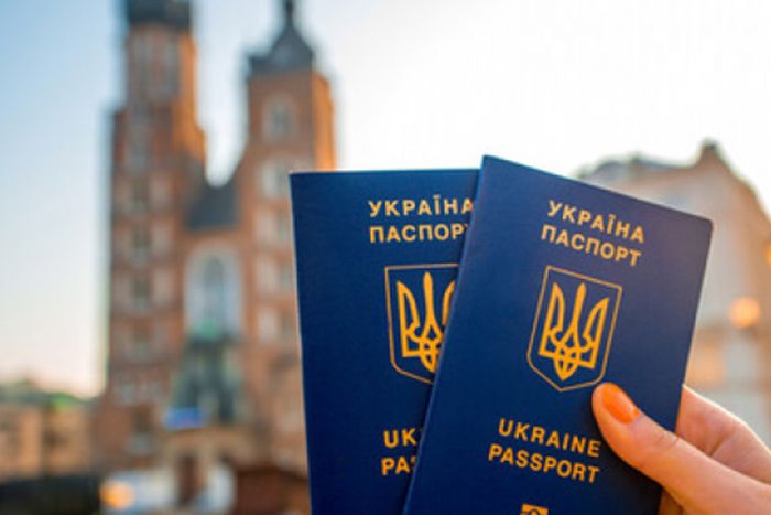 Нові правила для українських біженців у Європі: без довідки про звільнення від мобілізації не пускатимуть, а тисячі можуть втратити житло Нові правила для українських біженців у Європі: без довідки про звільнення від мобілізації не пускатимуть, а тисячі можуть втратити житло