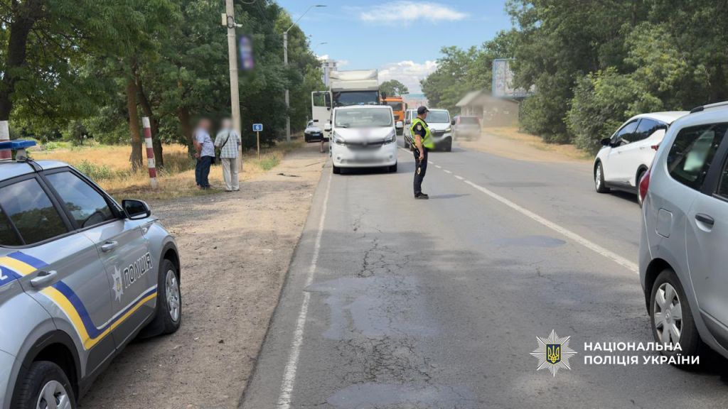 Поліцейські встановлюють обставини ДТП в Одеському районі, в якій травмувалися пасажири мікроавтобуса Поліцейські встановлюють обставини ДТП в Одеському районі, в якій травмувалися пасажири мікроавтобуса