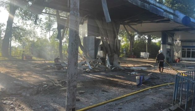 На Житомирщині росіяни вранці вдарили по АЗС, є постраждалий На Житомирщині росіяни вранці вдарили по АЗС, є постраждалий