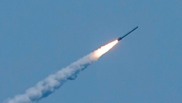 Вранці росіяни вдарили по Одесі ракетами: троє людей загинули, ще троє поранені Вранці росіяни вдарили по Одесі ракетами: троє людей загинули, ще троє поранені