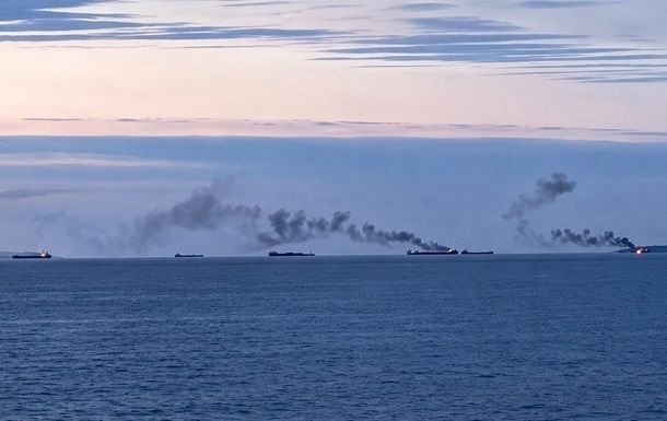 "Мадяр": За ніч у Чорному морі уражено 20 суден РФ "Мадяр": За ніч у Чорному морі уражено 20 суден РФ