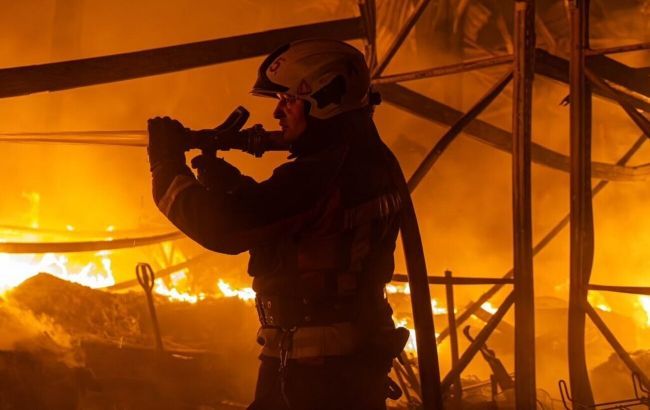 У Києві є загиблі та поранені внаслідок нічного удару ворога У Києві є загиблі та поранені внаслідок нічного удару ворога