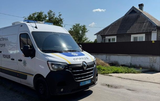 СЗЧ-шник на Дніпропетровщині поранив поліцейських і застрелився сам СЗЧ-шник на Дніпропетровщині поранив поліцейських і застрелився сам
