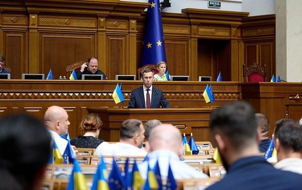 Україна місяць буде без міністра оборони - нардеп Україна місяць буде без міністра оборони - нардеп