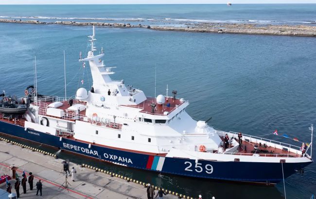 У Керчі уражено сторожовий корабель "Светляк", у Ярославлі НПЗ: деталі ударів від Генштабу У Керчі уражено сторожовий корабель "Светляк", у Ярославлі НПЗ: деталі ударів від Генштабу