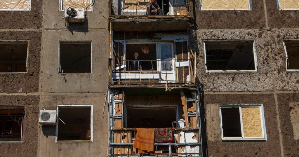 "Прильоти" у Харкові — троє загиблих, багато постраждалих "Прильоти" у Харкові — троє загиблих, багато постраждалих