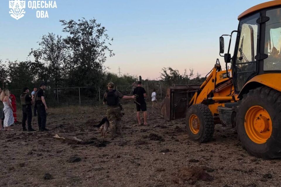 Завершено пошуково-рятувальні роботи у парку розваг на Одещині, по якому ворог вдарив ракетою(фото) Завершено пошуково-рятувальні роботи у парку розваг на Одещині, по якому ворог вдарив ракетою(фото)