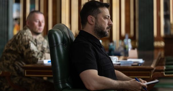 Зеленський провів серію нарад із командуванням: обговорювали ситуацію на фронті Зеленський провів серію нарад із командуванням: обговорювали ситуацію на фронті