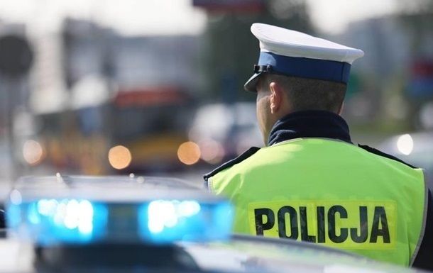 У Польщі жінка напала на українських дівчат У Польщі жінка напала на українських дівчат
