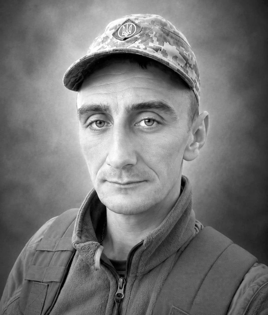 Ізмаїл схиляє голови у скорботі: громада міста прощається із мужнім Захисником України — молодшим сержантом Артемом Ігоровичем Гончаруком. Ізмаїл схиляє голови у скорботі: громада міста прощається із мужнім Захисником України — молодшим сержантом Артемом Ігоровичем Гончаруком.