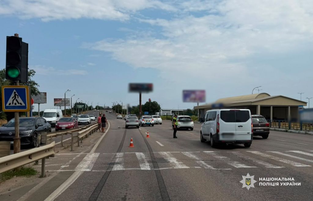 Пенсіонерка загинула під колесами автівки в Одеській області(фото) Пенсіонерка загинула під колесами автівки в Одеській області(фото)