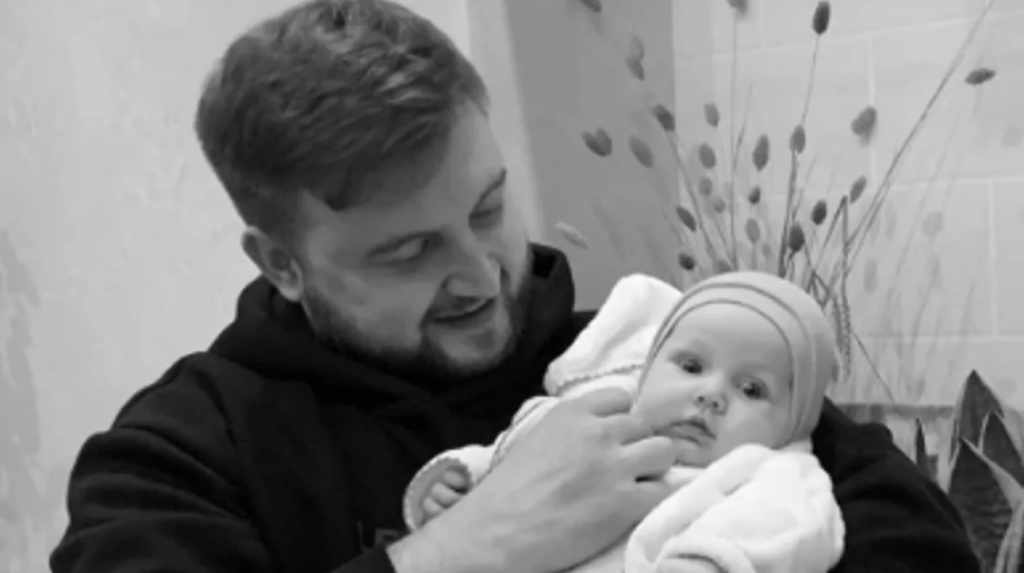 В Одесі перейменували вулицю на честь сім'ї Глодан, яка загинула через війну В Одесі перейменували вулицю на честь сім'ї Глодан, яка загинула через війну
