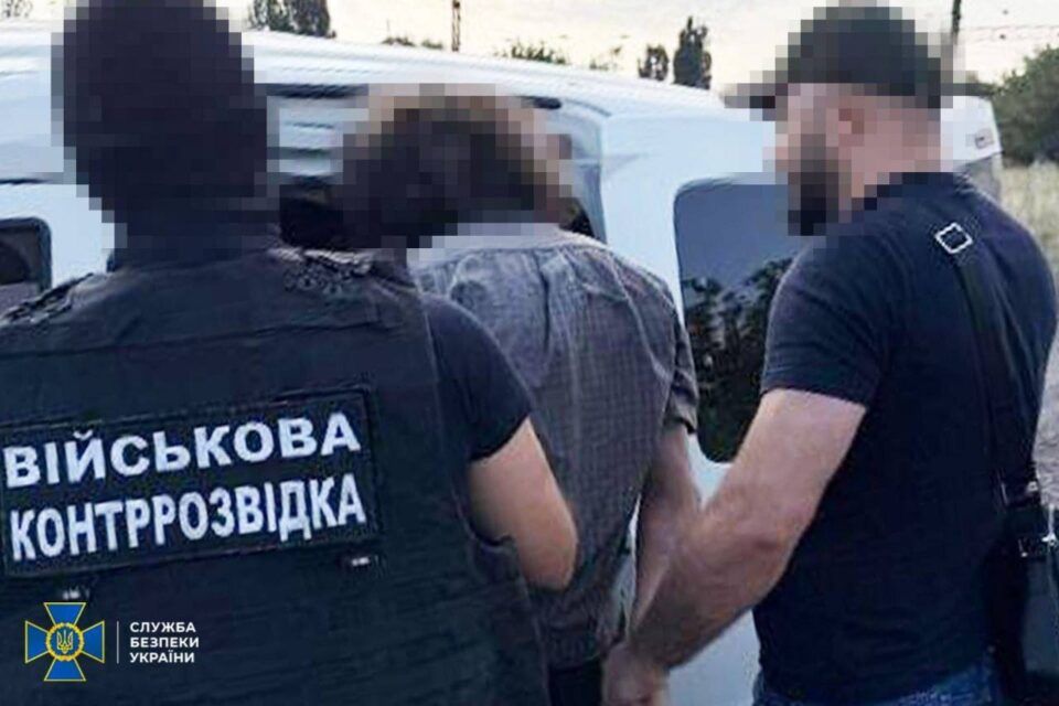 На Одещині затримали ворожого агента, який коригував ракетно-дронові атаки рф по АЗС та військовим бензовозам На Одещині затримали ворожого агента, який коригував ракетно-дронові атаки рф по АЗС та військовим бензовозам