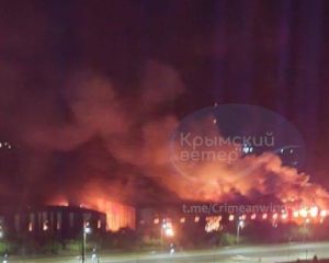 В окупованому Сімферополі палає склад Wildberries В окупованому Сімферополі палає склад Wildberries