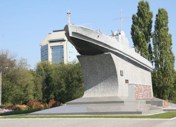 В Ізмаїлі деколонізували меморіал із бронекатером: що змінилося В Ізмаїлі деколонізували меморіал із бронекатером: що змінилося