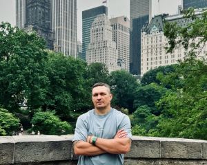 "Не буду": Усик відмовився балотуватися в президенти України(відео) "Не буду": Усик відмовився балотуватися в президенти України(відео)