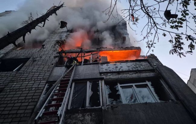 93-річну жінку дістали з-під завалів у Львові, двох людей ще шукають 93-річну жінку дістали з-під завалів у Львові, двох людей ще шукають