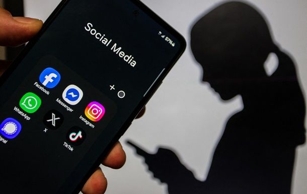 Польща заборонила смартфони у школах: що зміниться з вересня Польща заборонила смартфони у школах: що зміниться з вересня