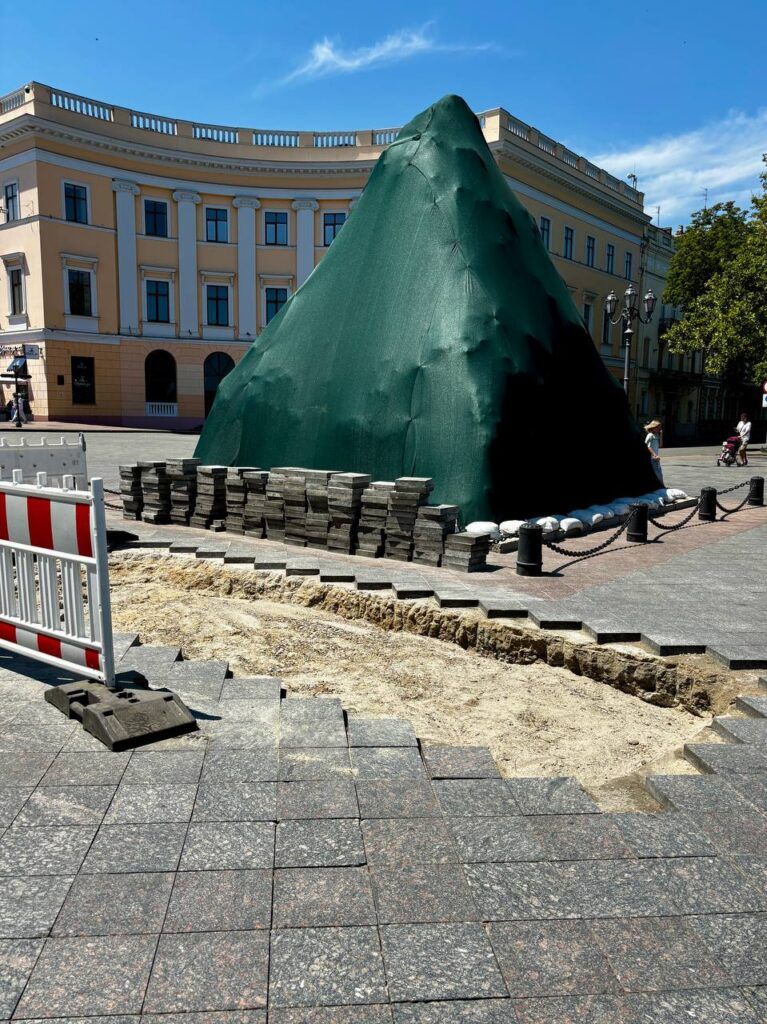 2500 років історії: що приховує земля в самому центрі Одеси? (фоторепортаж) 2500 років історії: що приховує земля в самому центрі Одеси? (фоторепортаж)