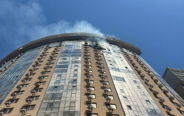 РФ атакувала Одесу: зафіксовано влучання в житловий будинок, є постраждалі РФ атакувала Одесу: зафіксовано влучання в житловий будинок, є постраждалі