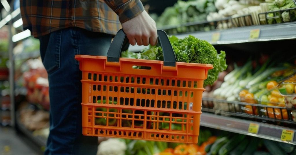 В Україні подорожчають яйця, хліб і м'ясо: економіст пояснив, що буде з цінами у серпні В Україні подорожчають яйця, хліб і м'ясо: економіст пояснив, що буде з цінами у серпні