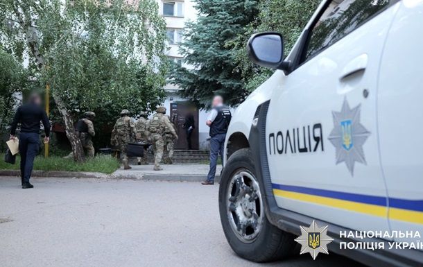 На Дніпропетровщині військові бухгалтери незаконно отримували "бойові" На Дніпропетровщині військові бухгалтери незаконно отримували "бойові"