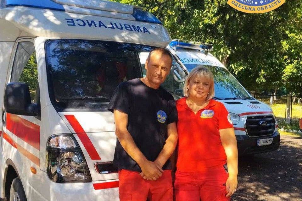 Медики одеської екстренки прийняли стрімкі пологи в кареті швидкої Медики одеської екстренки прийняли стрімкі пологи в кареті швидкої