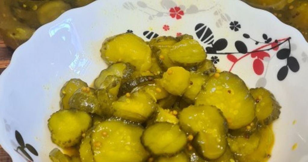 Огірки, як в Макдональдсі, можна приготувати вдома: рецепт на зиму Огірки, як в Макдональдсі, можна приготувати вдома: рецепт на зиму