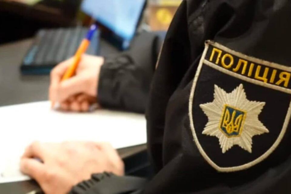 Роками розбещував учениць: на Хмельниччині викрили педофіла-директора мовної школи Роками розбещував учениць: на Хмельниччині викрили педофіла-директора мовної школи
