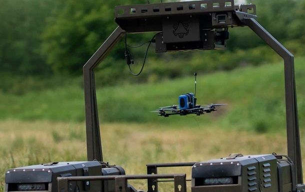 Україна вперше у світі провела повітряний штурм роботами Україна вперше у світі провела повітряний штурм роботами
