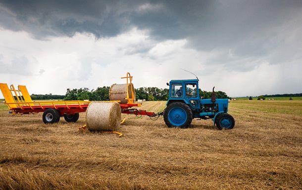 Українські аграрії завершили третину збору зернових Українські аграрії завершили третину збору зернових