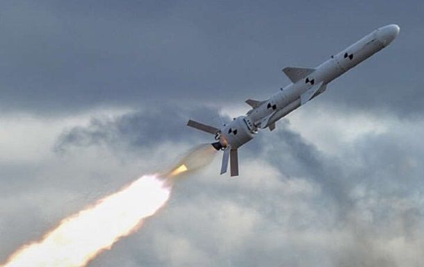 Сікорський закликав збивати ракети РФ над Україною Сікорський закликав збивати ракети РФ над Україною