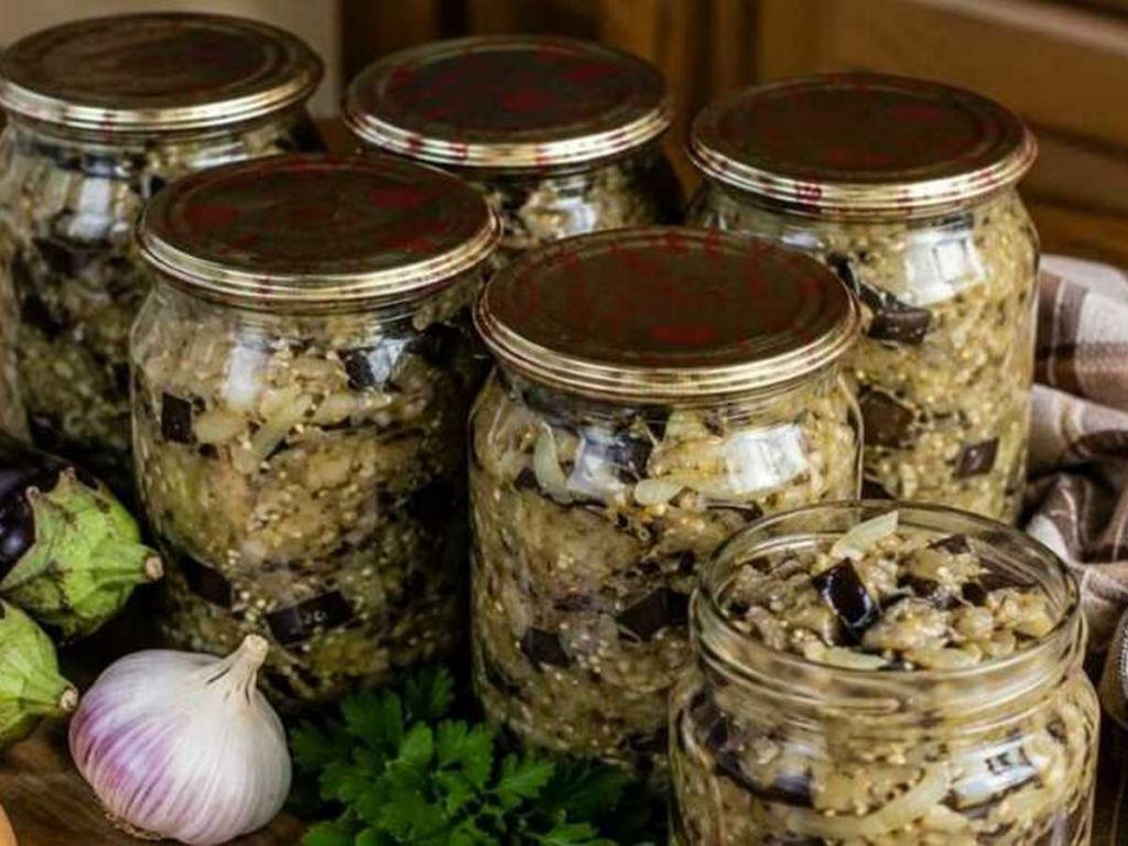 Мариновані баклажани зникають зі столу першими: рецепт ароматної закуски на зиму Мариновані баклажани зникають зі столу першими: рецепт ароматної закуски на зиму