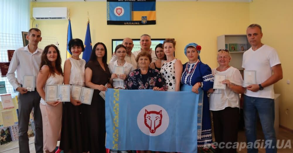 В Ізмаїлі вручили сертифікати учасникам перших безоплатних курсів гагаузької мови(фото) В Ізмаїлі вручили сертифікати учасникам перших безоплатних курсів гагаузької мови(фото)