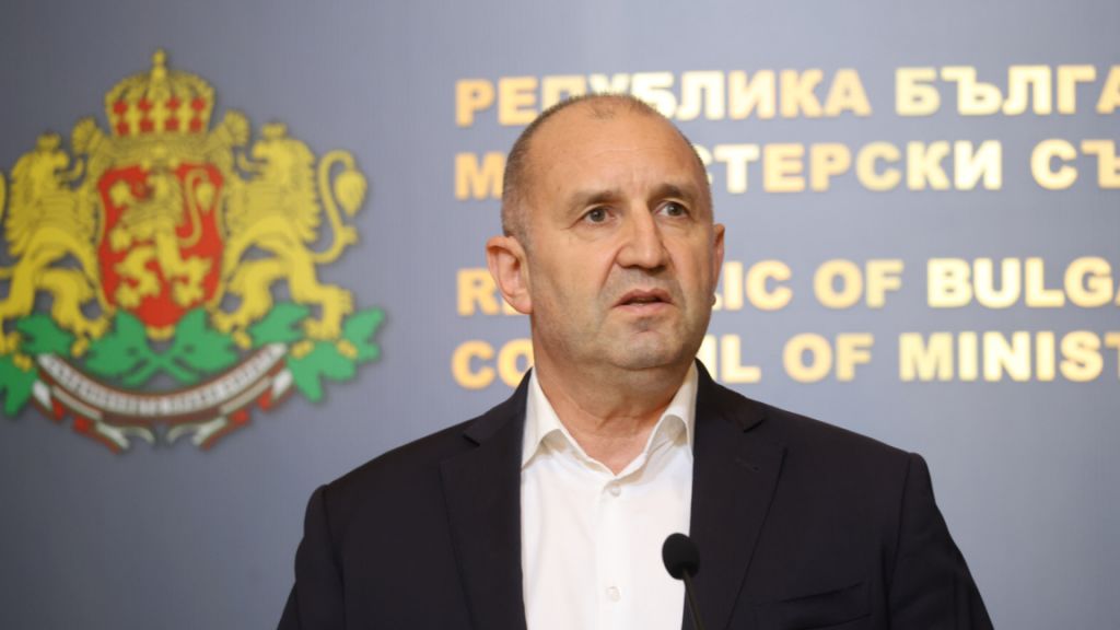 У Болгарії впав та вибухнув невідомий безпілотник У Болгарії впав та вибухнув невідомий безпілотник