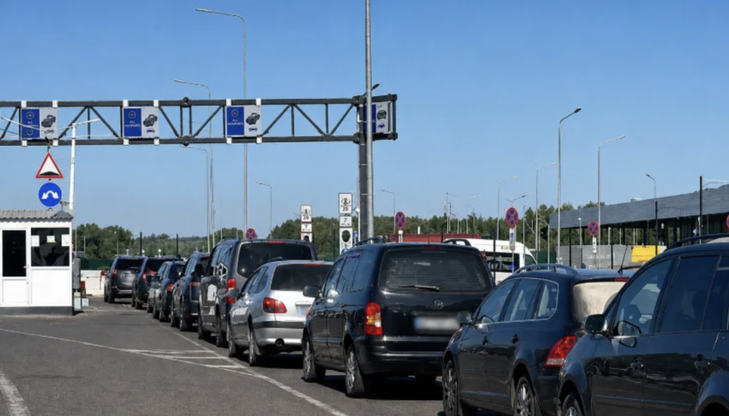 На Одещині частково відновили рух трасою «Одеса–Рені» На Одещині частково відновили рух трасою «Одеса–Рені»