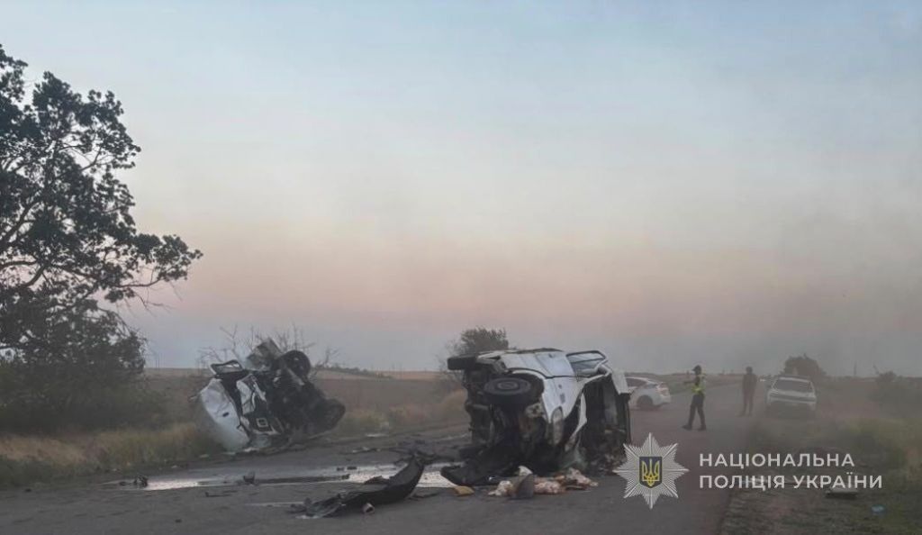На Одещині сталася смертельна ДТП: загинули троє людей, ще восьмеро постраждали На Одещині сталася смертельна ДТП: загинули троє людей, ще восьмеро постраждали