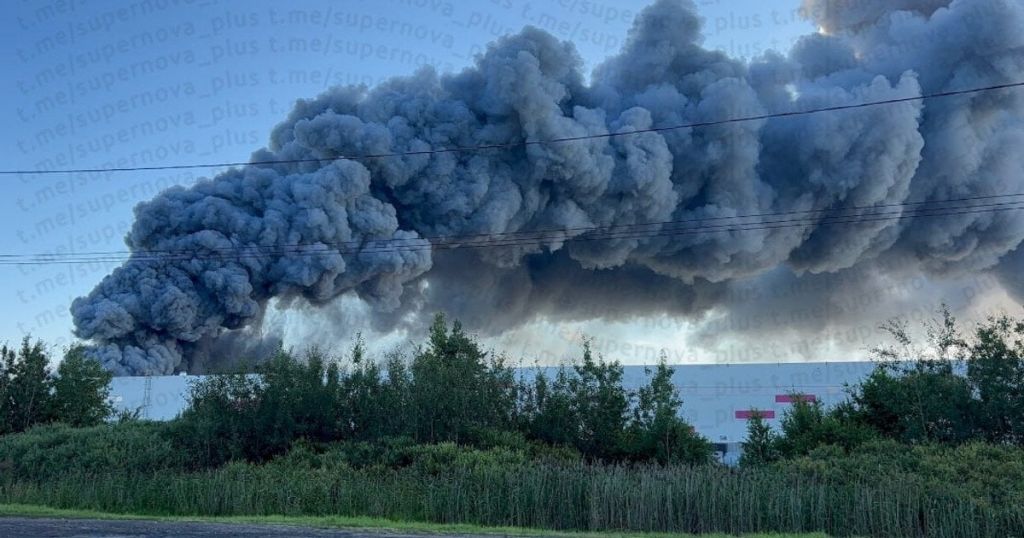 «Російський Amazon» на межі краху: як атаки дронів на Wildberries пробивають діру в економіці РФ — WSJ «Російський Amazon» на межі краху: як атаки дронів на Wildberries пробивають діру в економіці РФ — WSJ