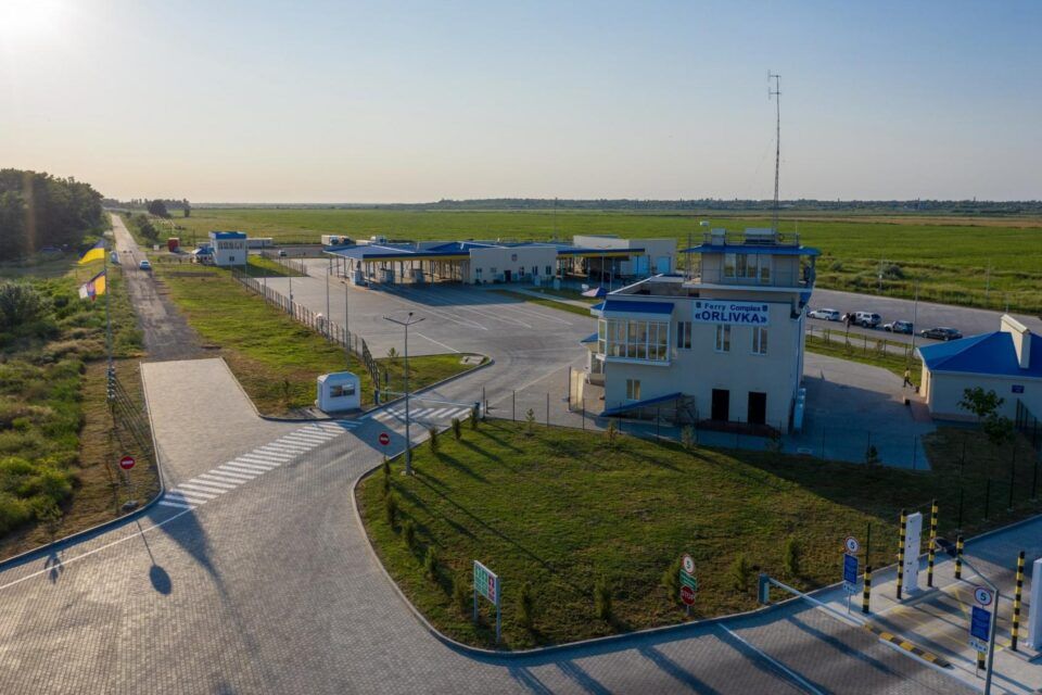 Річницю з дня заснування відзначає Поромний комплекс «Орлівка», який врятував тисячі життів та дотепер відіграє велику роль для економіки України Річницю з дня заснування відзначає Поромний комплекс «Орлівка», який врятував тисячі життів та дотепер відіграє велику роль для економіки України