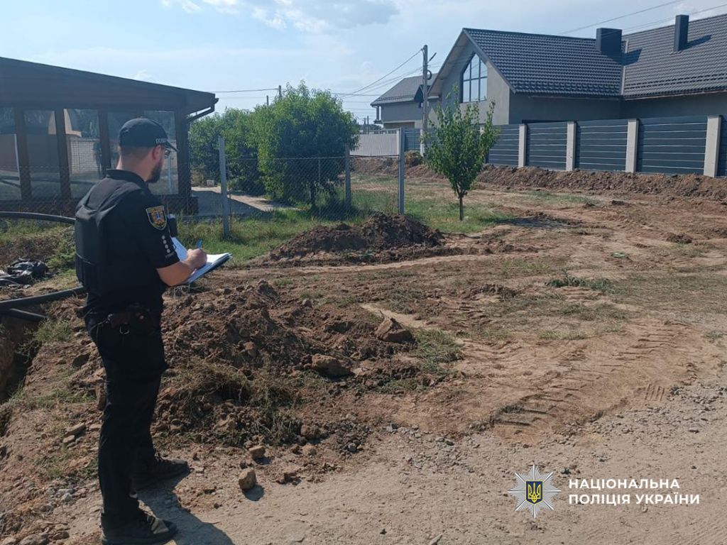 В Ізмаїлі поліцейські затримали чоловіка, який влаштував на вулиці стрілянину та пошкодив комунальний спецтранспорт(фото) В Ізмаїлі поліцейські затримали чоловіка, який влаштував на вулиці стрілянину та пошкодив комунальний спецтранспорт(фото)
