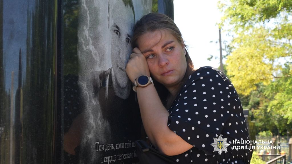 Роковини загибелі поліцейського Сергія Магли: на Одещині правоохоронці вшанували пам’ять колеги та відкрили на його честь меморіальну дошку(фото, відео) Роковини загибелі поліцейського Сергія Магли: на Одещині правоохоронці вшанували пам’ять колеги та відкрили на його честь меморіальну дошку(фото, відео)
