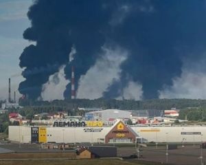 Нові удари по НПЗ Росії спровокували паливну кризу щонайменше у 16 регіонах - ЗМІ Нові удари по НПЗ Росії спровокували паливну кризу щонайменше у 16 регіонах - ЗМІ