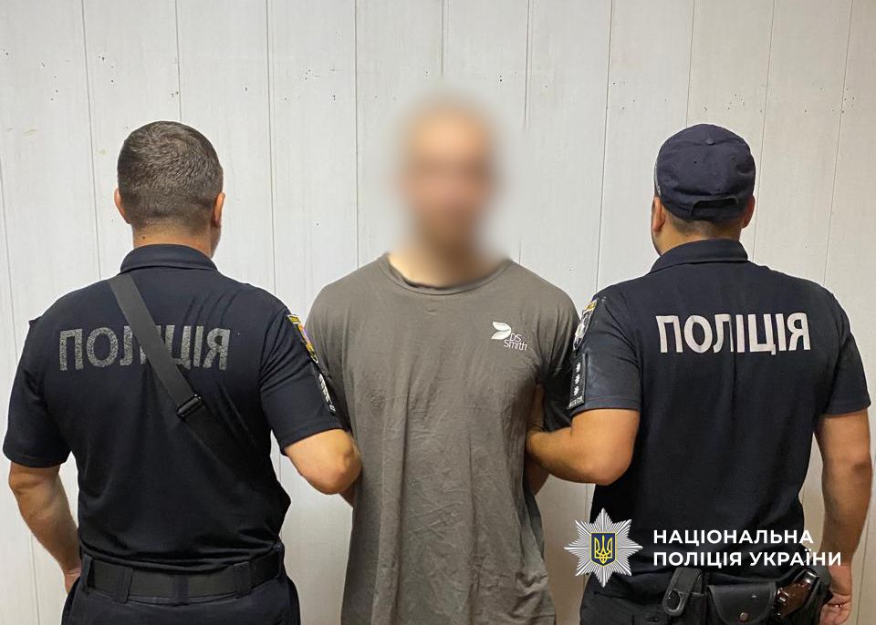 В Одесі чоловіка підозрюють у вбивстві товариша, який прихистив його В Одесі чоловіка підозрюють у вбивстві товариша, який прихистив його