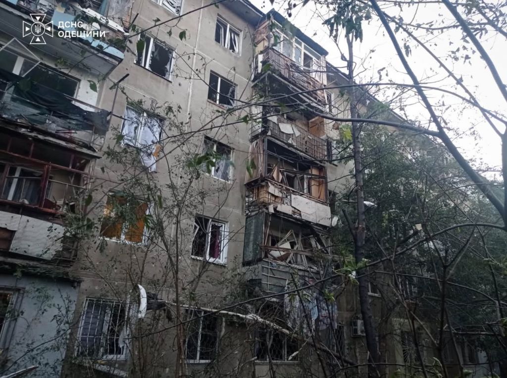 На Одещині внаслідок нічної атаки постраждала людина(фото) На Одещині внаслідок нічної атаки постраждала людина(фото)