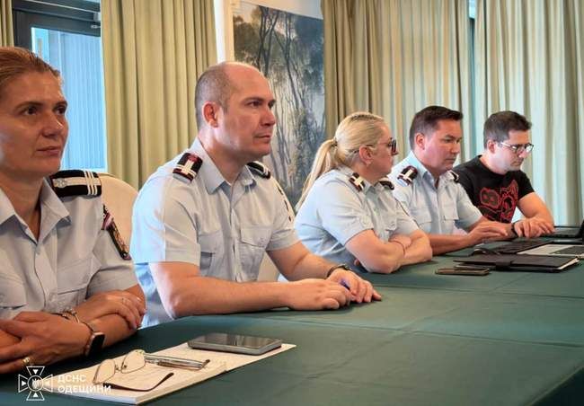 У рамках транскордонного співробітництва рятувальники з Одещини отримають спецавтомобіль від колег з Румунії У рамках транскордонного співробітництва рятувальники з Одещини отримають спецавтомобіль від колег з Румунії