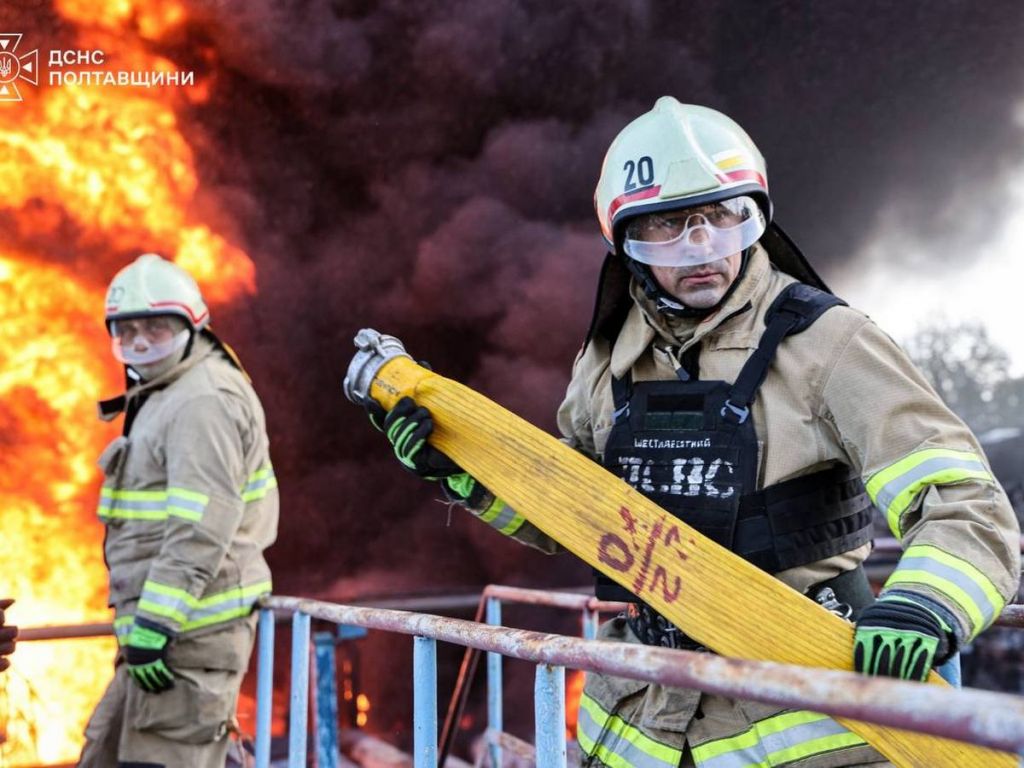 Вночі росіяни вдарили на підприємства Полтавщини, а вранці знову тероризували дронами Херсон (фото) Вночі росіяни вдарили на підприємства Полтавщини, а вранці знову тероризували дронами Херсон (фото)
