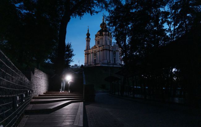 "Локдауни" по два тижні взимку: в ЦПД відреагували на гучний прогноз офіцера ЗСУ "Локдауни" по два тижні взимку: в ЦПД відреагували на гучний прогноз офіцера ЗСУ