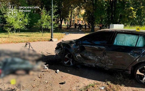 Смертельна ДТП в Києві: з'явилися подробиці аварії (фото,відео) Смертельна ДТП в Києві: з'явилися подробиці аварії (фото,відео)