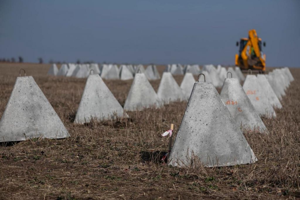 Військовим дозволять будувати фортифікації на городах громадян, - законопроект Військовим дозволять будувати фортифікації на городах громадян, - законопроект